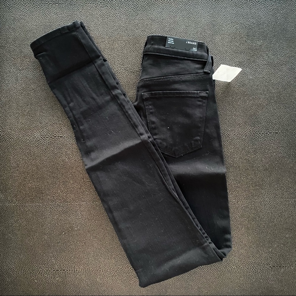 Maria, High rise, skinny, in black. Tags attached